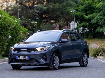 Cars: KIA STONIC FUN 