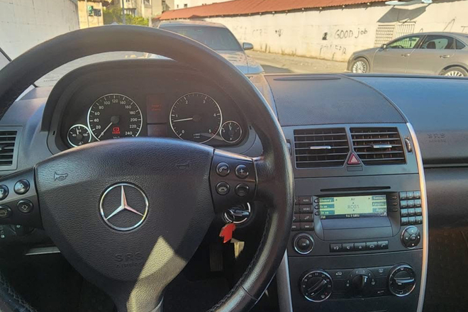 Mercedes-Benz (A Class Automatic 180) 2
