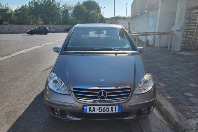 Mercedes-Benz (A Class Automatic 180) 2