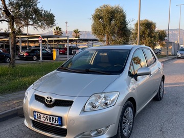 Cars: Toyota Auris 1