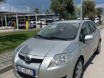Cars: Toyoto Auris