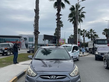 Cars: Hyundai Accent