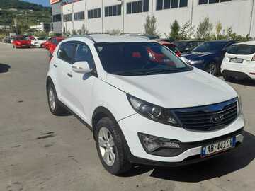 Cars: Kia Sportage 4x4 Automatic 
