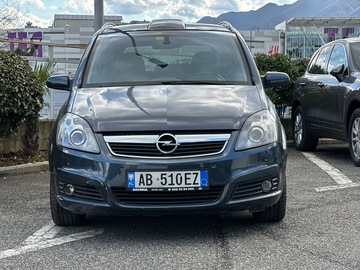 Makina: Opel Zafira