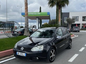 Auto: Volkswagen Golf 5