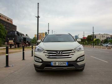 Cars: Hyundai Santafe