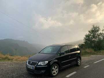 Cars: Volkswagen Touran 7 Seats, automatic transmision, diesel, AB146IY