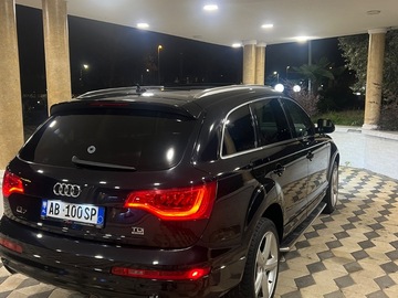 Cars: Audi Q7