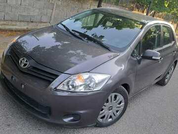 Cars: Toyota  Auris