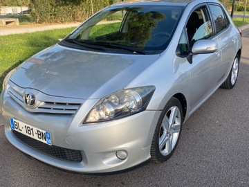 Cars: Toyota AURIS 302