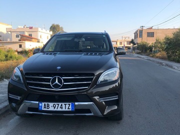 Cars: Mercedes Benz ML350