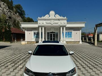 Cars: VW JETTA AB909PA