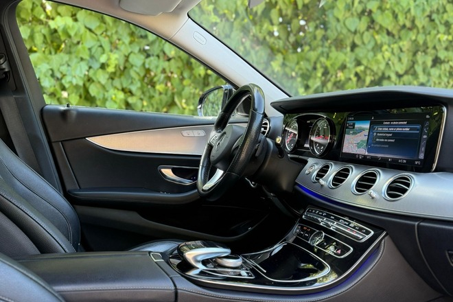  Mercedes- Benz E-class 220 (2019)