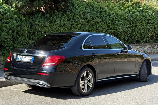  Mercedes- Benz E-class 220 (2019)