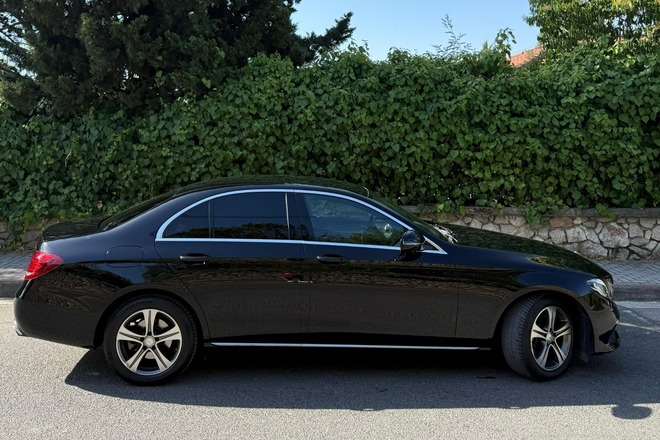  Mercedes- Benz E-class 220 (2019)