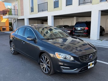 Auto: Volvo s60 R-designe