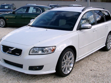 Cars: Volvo V50