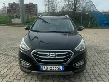 Auto: HYUNDAI TUCSON AB233SL