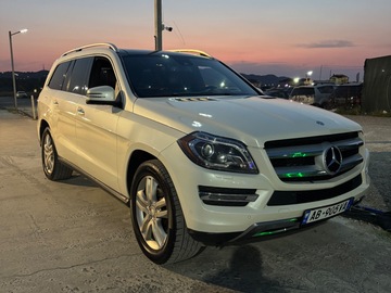 Cars: Mercedes Benz GL