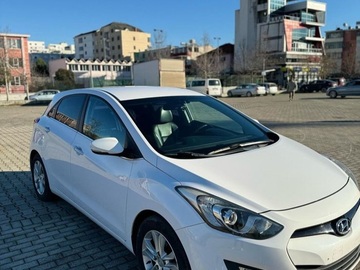 Auto: Hyundai i30 manual