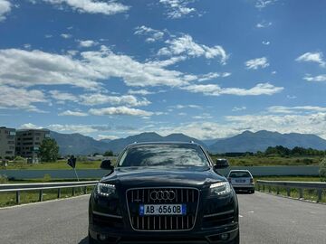 Cars: Audi Q7