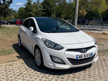 Auto: Hyundai i30 AB324UD