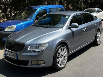 Cars: Copy of Skoda SuperB (V)