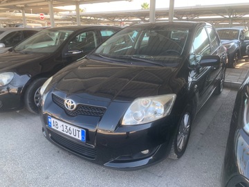 Cars: Toyota Auris 