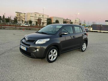 Auto: Toyota Urban Cruiser