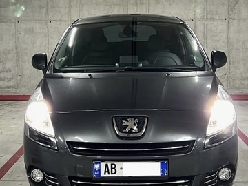 Makina: Peugeot 5008
