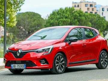 Cars: Renault Clio