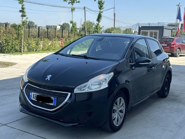 Cars: Peugeot 208