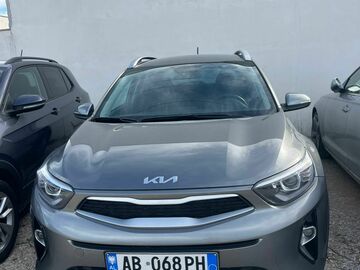 Cars: KIA STONIC 