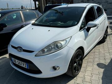 Auto: FORD FIESTA 