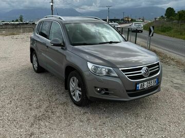 Cars: VOLKSWAGEN TIGUAN