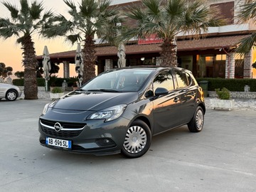 Auto: Opel Corsa Gray