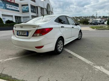 Cars: Hyundai Accent