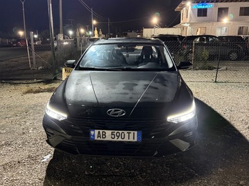 Makina: Hyundai ELANTRA