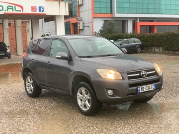 Cars: Toyota Rav 4