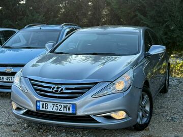Cars: HYUNDAI SONATA