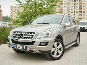 Cars: Mercedes Benz ML