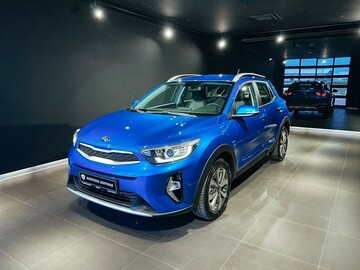 Cars: KIA STONIC  Automatic 2023