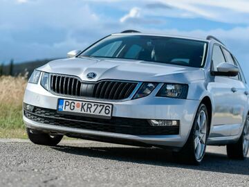 Auto: Skoda Octavia LH 989