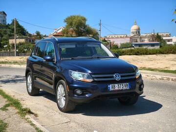 Cars: Tiguan 2.0 GAS + LPG AWD