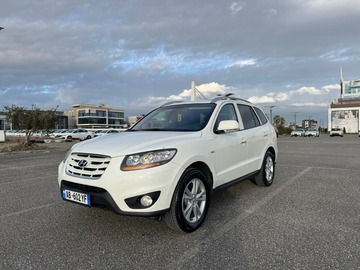 Auto: Hyundai Santafe
