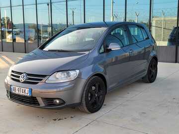 Cars: Volkswagen Golf 5+ Automatic