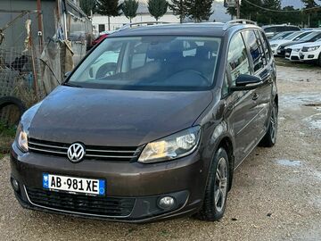 Cars: volkswagen touran 