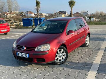 Cars: Volkswagen Golf 5
