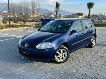 Cars: Volkswagen Golf 5