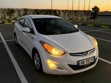 Cars: HYUNDAI AVANTE